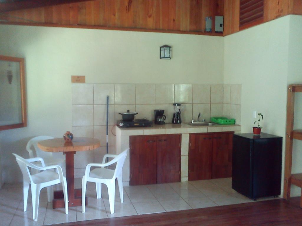 Cabanas Bajo Bosque Drake Drakes Bay Kamer foto